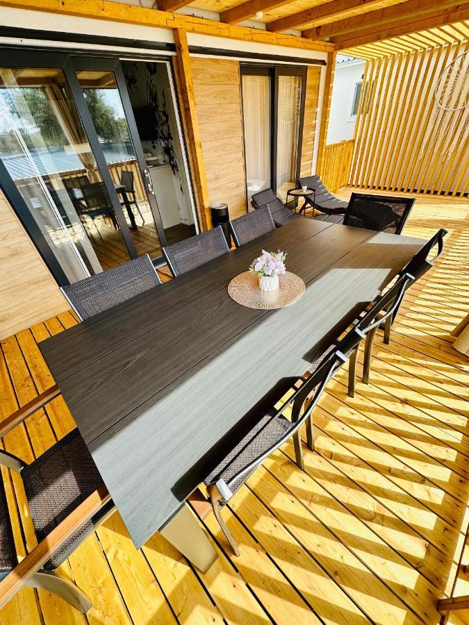 Villa Family Grand De Luxe Mobilhome 塞尔瑟 外观 照片